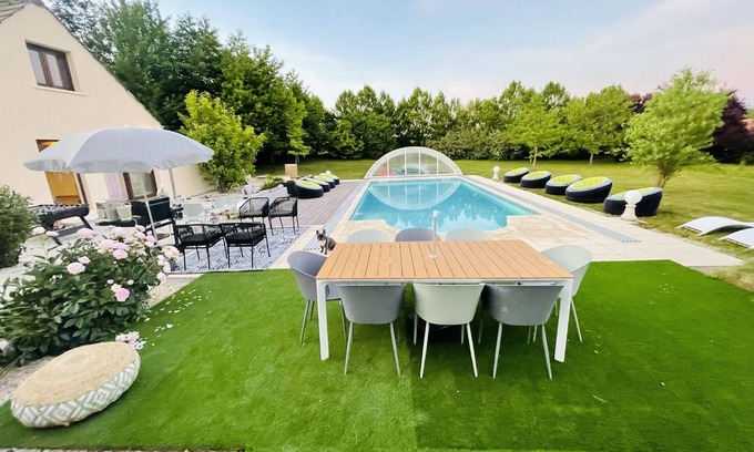 Saint-Martin-d'Ordon House | Casa Del sol Burgundy