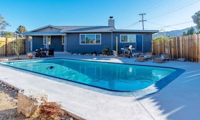 Twentynine Palms House | Casa Delfín ~ 29 Palms Oasis with Pool ~ mins to park