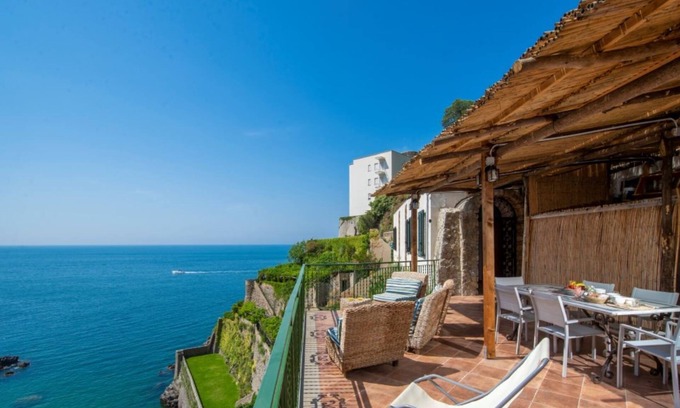 Maiori Villa | Casa di mare 2, Beautiful Property on the beach, terraces with stunning views