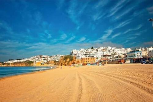 Albufeira Old Town Apartment | Casa dos Sinos Beach Apartment 1 with Roof Terrace