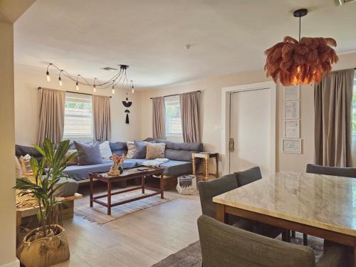 River Oaks House | Casa Eden - Half mile to Lauderdale Marine Center - 4 bedrooms - 2 bathrooms