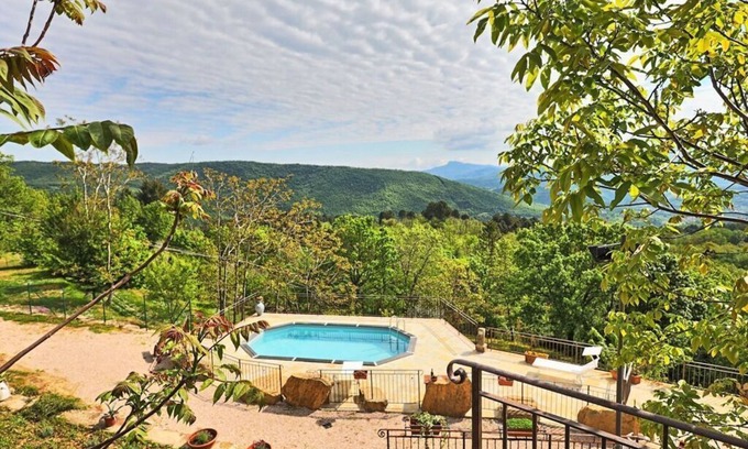 Castel Focognano House | Casa Elia Comfortable holiday residence