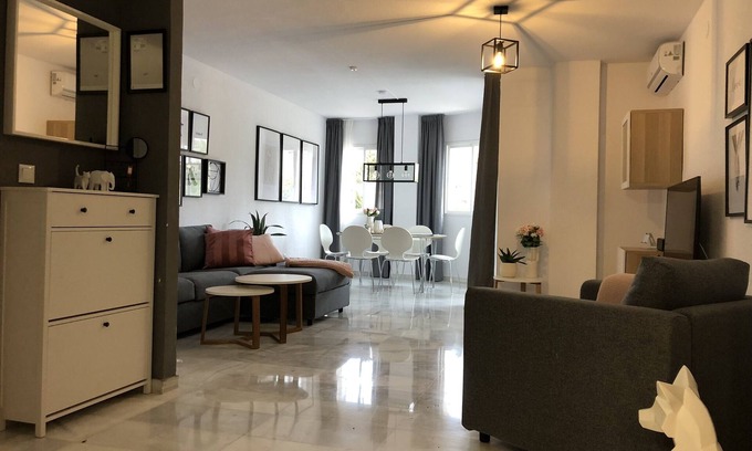 Velilla-Taramay Apartment | Casa Diana, modern and lovingly furnished apartment close to the beach