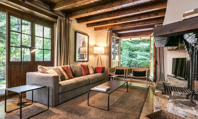 Arties Ski Chalet | Casa Es Pletieus Cozy mountain house for 8 people in Arties