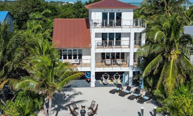 Marathon House | Casa Feliz~Private Beachfront Oasis w/Heated Pool, Movie Room & More!