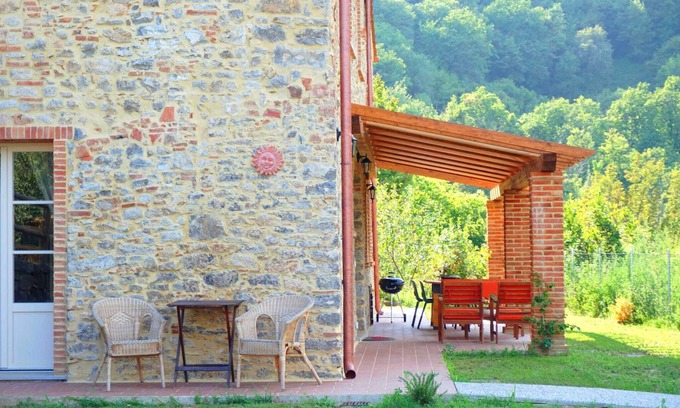 Vicopelago Apartment | Casa Formentale: a cozy apartment in Tuscany farmhouse surrounded by olive trees