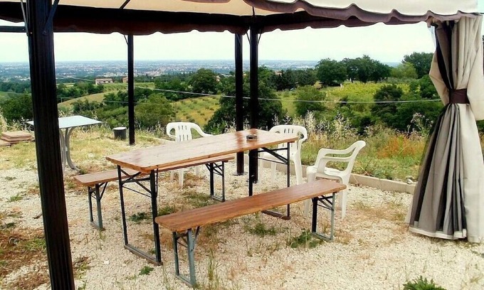 Pieve Salutare House | Casa Girotondo A: A welcoming apartment situated in a quiet location, a few minutes from the town center, with Free WI-FI.