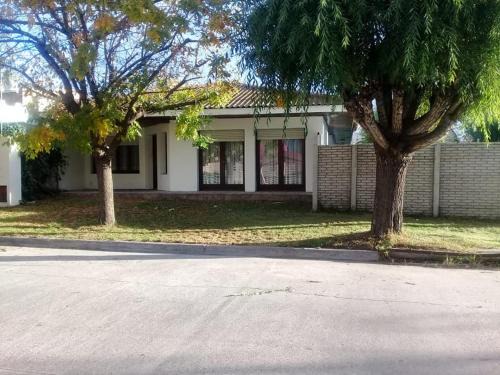 Necochea House | Casa Grande en Necochea, Proxima a la Playa