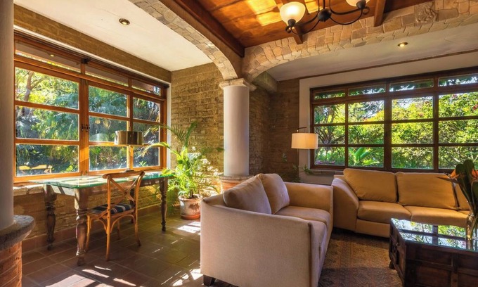 Panajachel Apartment | Casa Historica Atitlán - 2 Bedroom with 2 Bathrooms in lush garden