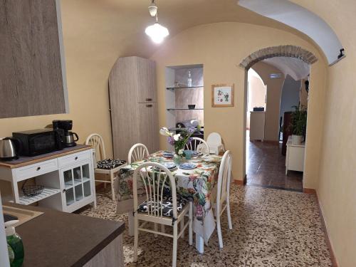 Cisano sul Neva Apartment | Casa Iris