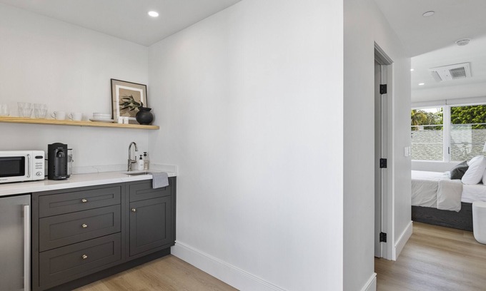 Laguna Apartment | Casa Jardin Unit 9-Boutique Suite in Downtown Santa Barbara