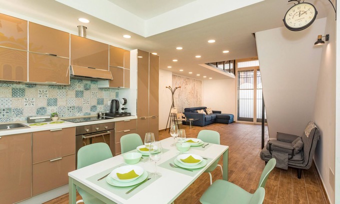 Borgo-Sanzio House | Casa lùminanholiday homenCatania city centrennew