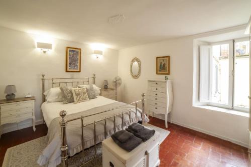 Mologno Villa | Casa Luna - Private Cottage -Exclusive Private Garden