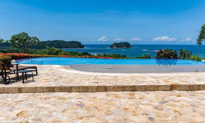 Samara House | Casa Macaw, Ocean View Villa with Infinity Pool
