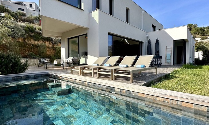 Vico House | Casa Mare Monti contemporary villa, very beautiful sea and mountain views near the sea
