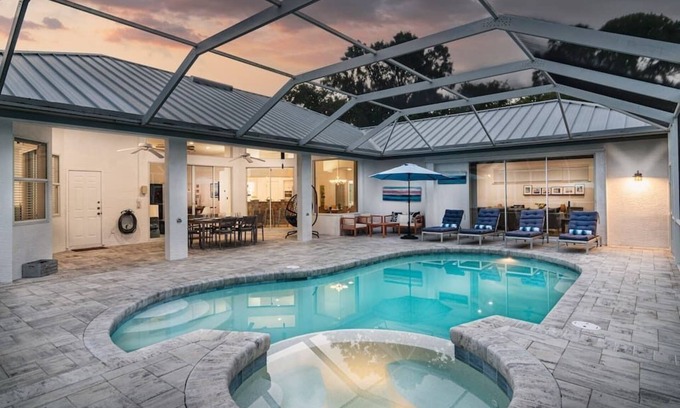 East Naples House | Casa Mariposa: Pool | Spa | Tropical Gardens