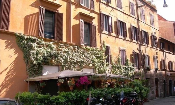 Rione II Trevi Apartment | Casa Maroniti, Your House Next to the Trevi Fountain.