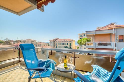 Bordighera Apartment | Casa Mediterraneo on the beach - Sea View, Garage, Wi-Fi, Air Conditioning