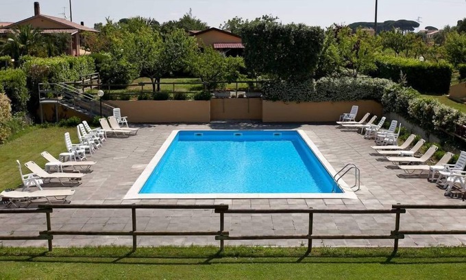 Cecina House | Casa Milla 1 in Tuscany with swimming pool, wi-fi, parking: green countryside near the sea
