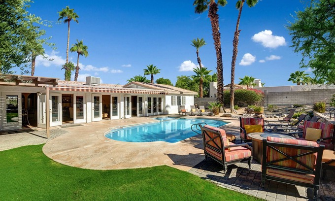 Magnesia Falls Cove House | Casa Mirage Resort Pool and Spa