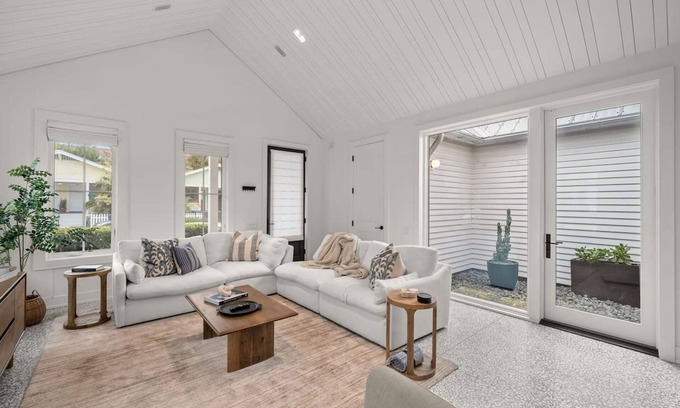 Historic Ybor Apartment | Casa Monte Cristo Luxury Home Steps to 7th Ave