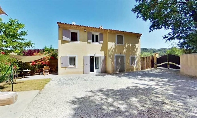 Jouques Apartment | CASA Muriel Pool BBQ Petanque Luxurious Duplex