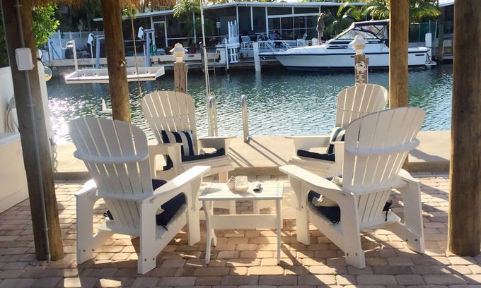 Key Colony Beach House | CASA NAUTICA @ KCB TIKIHUT BIKES KAYAKS PADDLE-BOARDS CABANA CLUB W BEACH & POOL