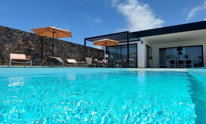 Lajares Villa | CASA NIDO - Modern, very spacious villa with heated pool