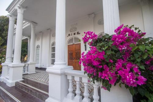 Manga Villa | Casa Niza - Colonial house