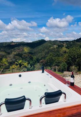 Santa Elena House | Casa Nyra with Jacuzzi near JMC - Santa Elena
