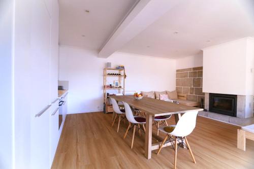 Ofir House | Casa Ondas - Ocean-Inspired Stay