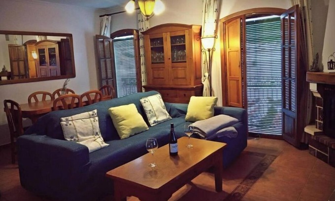Tolox Apartment | Casa Pepe La Rosa in the center, with terrace and barbecue