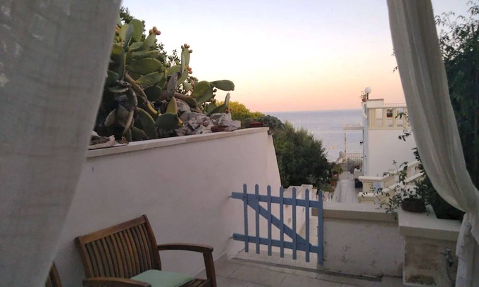 Castro Marina House | Casa Perla in the heart of Castro Marina.