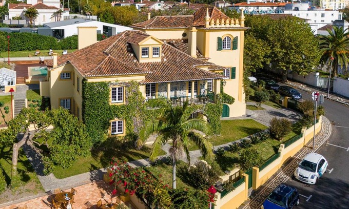 Ponta Delgada Bed & Breakfast | Casa Portuguesa - Charming House