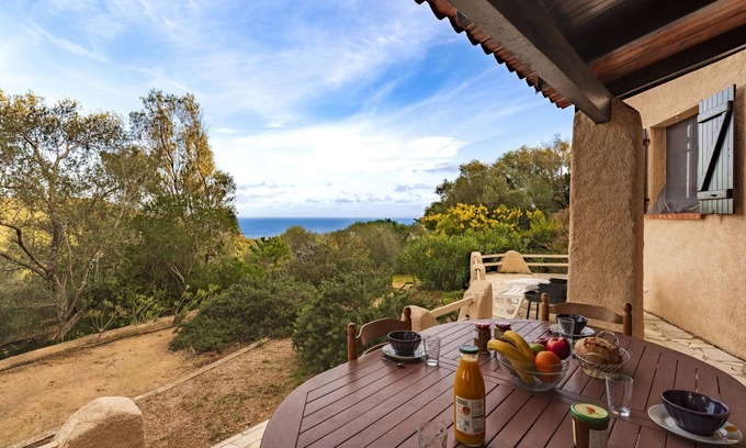 Santa Giulia House | Casa Rondinara by Interhome