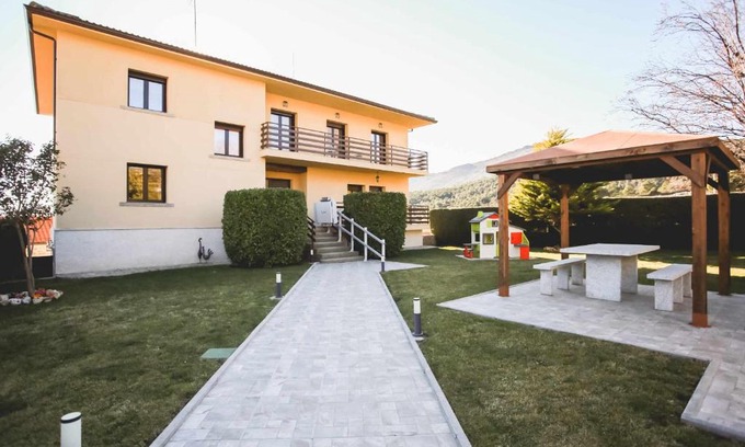 Zarzalejo Ski Chalet | Casa Rural Sierra Oeste