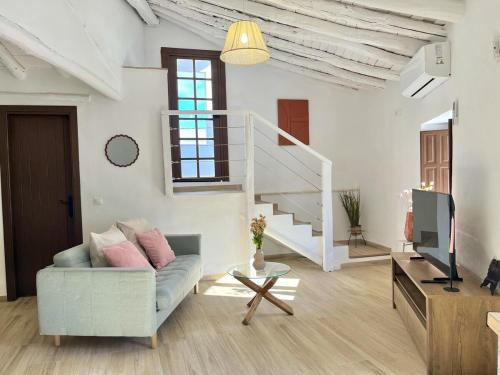 Benadalid House | Casa Salome, Alojamiento con terraza y vistas al valle