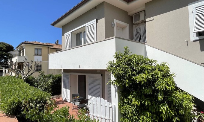 Cecina Cottage | Casa Sara 3 km from the sea, with aircon by ToscanaTour