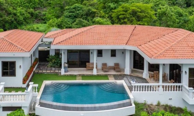 Puerto Carrillo House | Casa Sol del Mar is a radiant ocean-view retreat in the heart of Guanacaste.