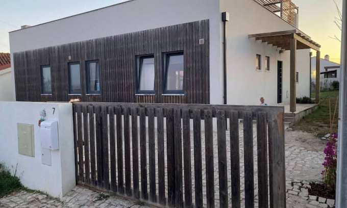 Torres Vedras House | Casa Sol e Mar - Family stays