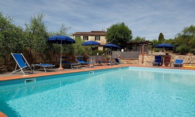 Barberino Tavarnelle House | Casa Sparviero B: A characteristic one-story apartment that covers the entire ground floor of a villa surrounded by meadows and by green hills, with Free WI-FI.