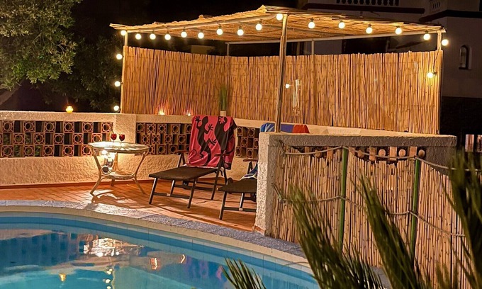 Velilla-Taramay House | Casa Tropical - Family home with private pool, sun and view to the sea