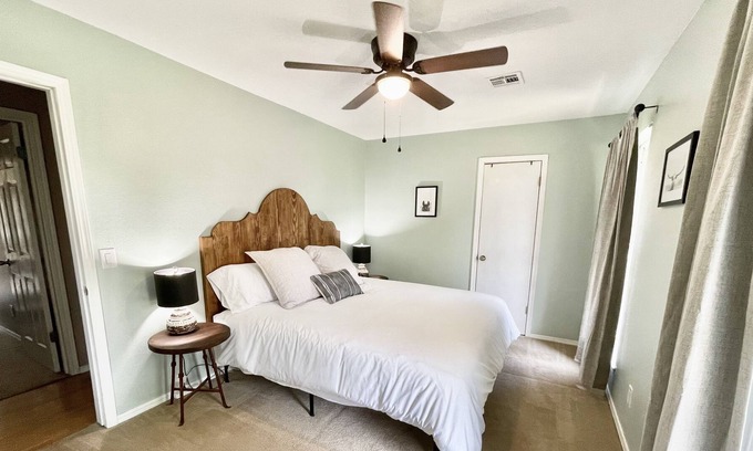 Stillwater House | ¡CASA VAQUERO! MINUTES FROM OSU CAMPUS FAMILY-FRIENDLY STOCKED KITCHEN