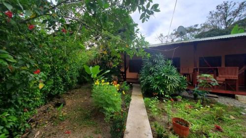 Cahuita House | CASA VERO CAHUITA, A 100 M. DEL PARQUE NACIONAL