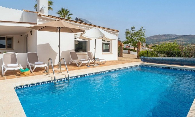 Vinuela Villa | Casa Villa Rosa Viñuela by Ruralidays