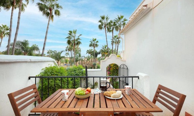 Oasis del Capistrano Apartment | Casablanca 46 Oasis Properties