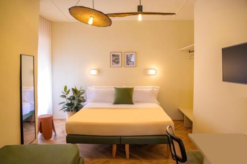 Foligno House | Casaretti Affittacamere - In centro a Foligno, con parcheggio e ampio bagno in camera