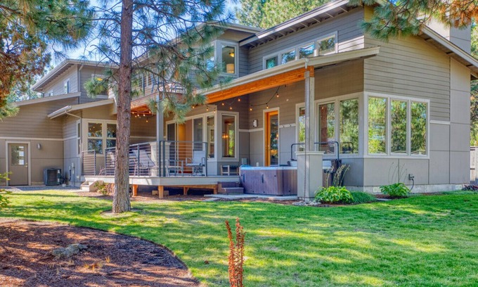 Westbrook Meadows House | Cascade Crest-Family Friendly Home, Hot Tub, Private Yard