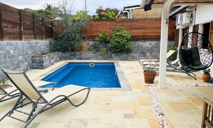 Carosse Villa | Case Noalys, 3 Chambres Climatisées, Piscine Chauffée, Saint Gilles les Bains