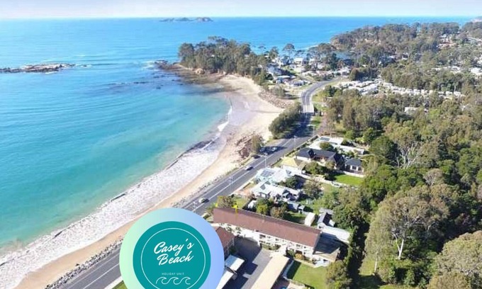Batehaven House | Caseys Beach Holiday Unit